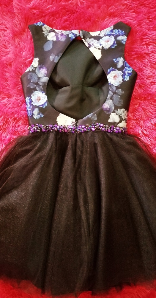 Dress - Picture 2 of 2